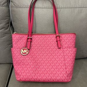Michael Kors logo tote/purse in hot pink